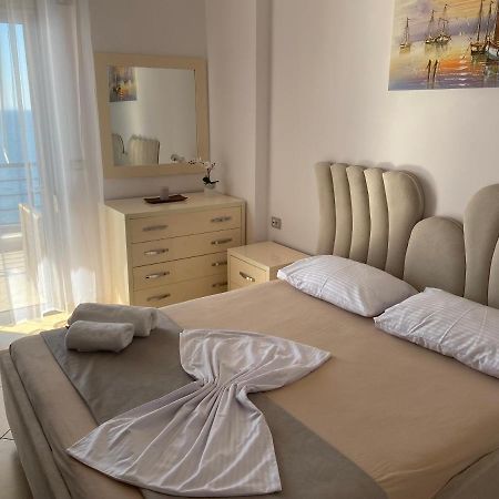Apartment With Huge Sea View Balcony Sarandë エクステリア 写真