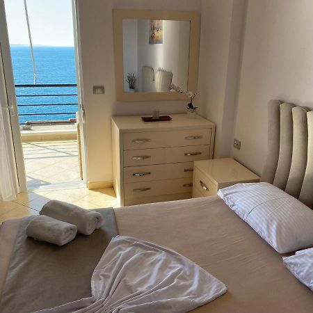 Apartment With Huge Sea View Balcony Sarandë エクステリア 写真