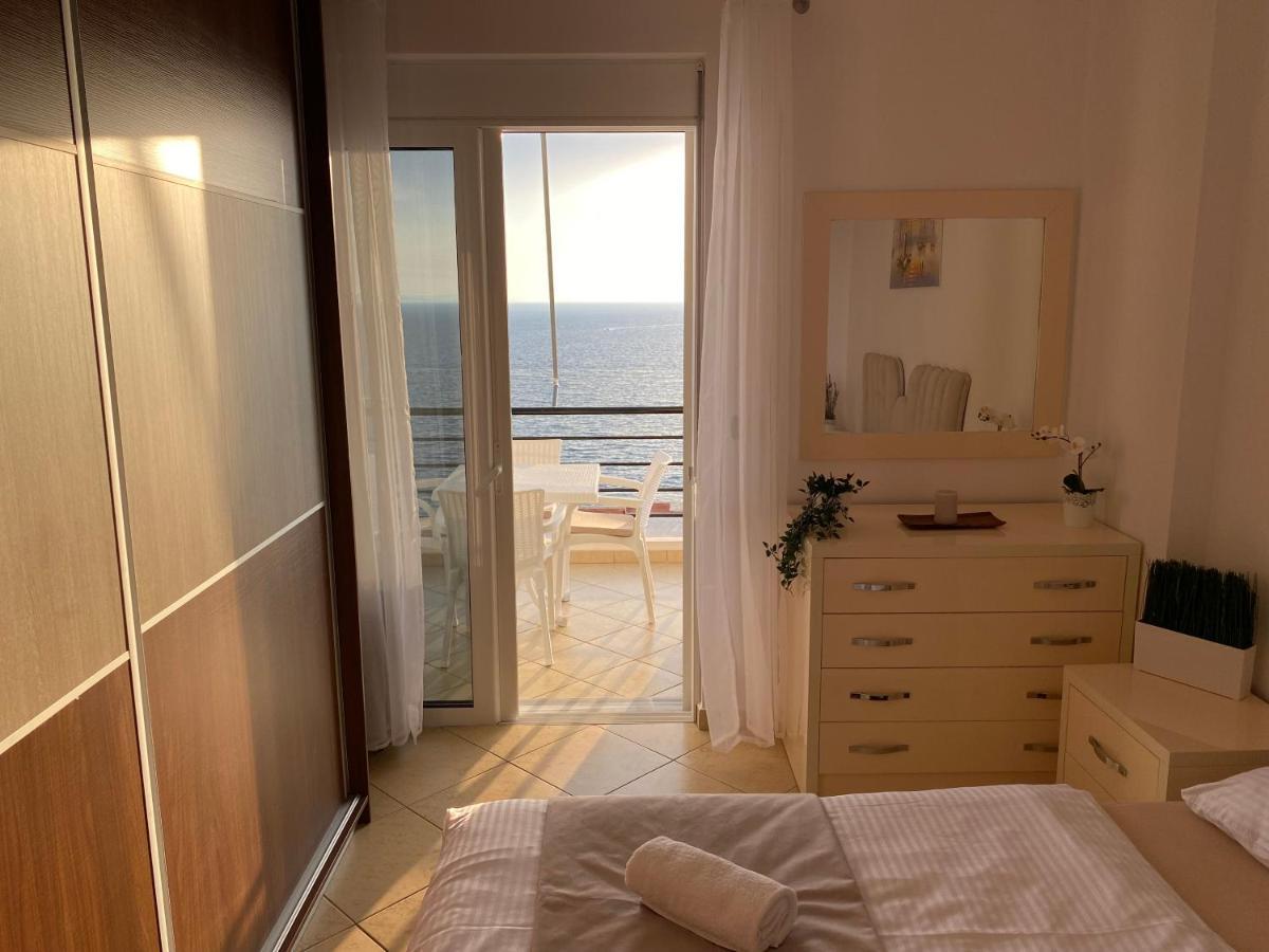 Apartment With Huge Sea View Balcony Sarandë エクステリア 写真