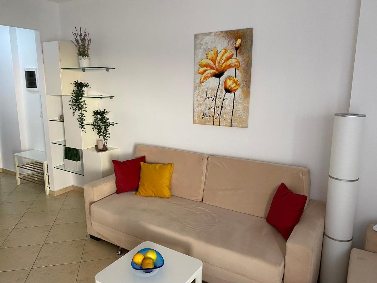 Apartment With Huge Sea View Balcony Sarandë エクステリア 写真